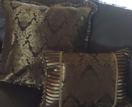 Decorative Pillows 