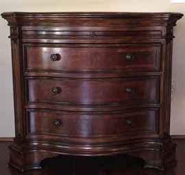 King Bedroom Suite: 4 Poster Bed (2 Addt'l Posts Avail), Pair Nightstands, Dresser