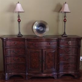 King Bedroom Suite: 4 Poster Bed (2 Addt'l Posts Avail), Pair Nightstands, Dresser
