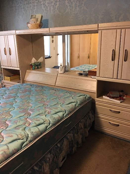Blonde Wood Large Headboard Drawers/Cabinets with Mirror