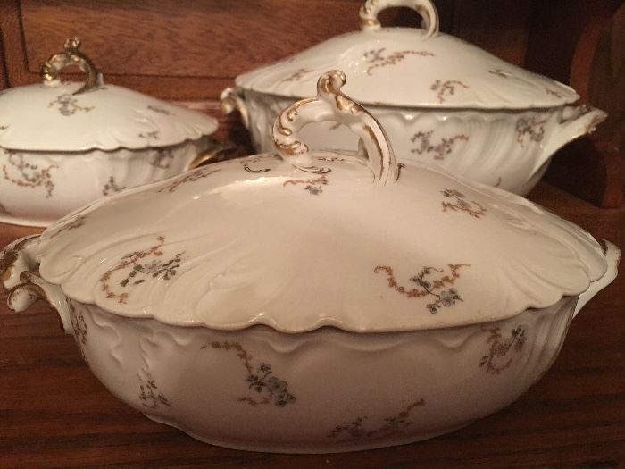 C H Field Havikabd Limoges (France) Covered Dished and One Matching Gravy Boat