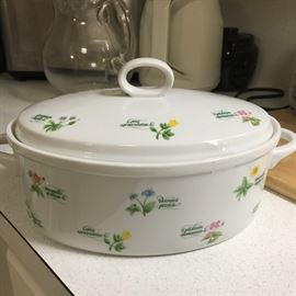 Sweet Anchor Hocking Oval Casserole 2 qt. and matching casserole dishes