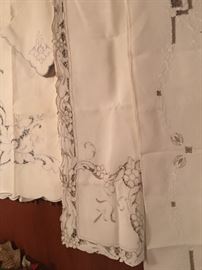 Large Collection of Lovely, Vintage Linens (Tablecloths & Napkins, Christmas also)