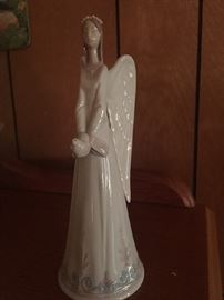 Lladro Figurine - Angel with Dove 
    (Bell)