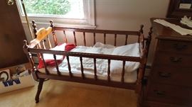 Baby rocking crib