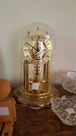 Elgin anniversary clock