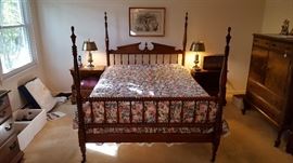 Antique turned leg full bed spindle bed