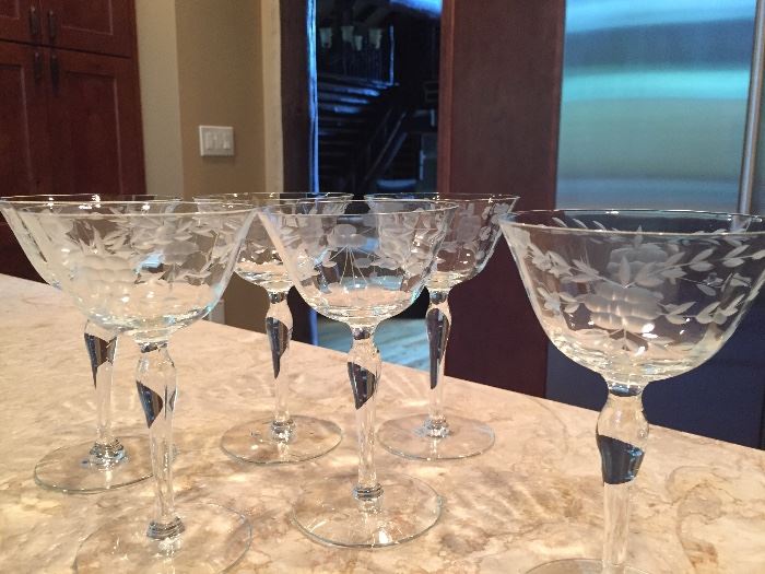 6 vintage coupe champagne glasses. Floral and Laurel design.