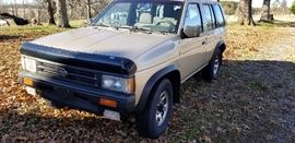 1992 Nissan Pathfinder, 4WD, V6, 211,000 miles, recent oil change and good tires