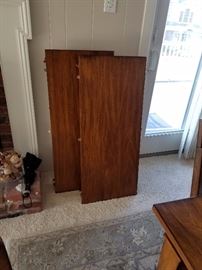 Ethan Allen Christopher dining set - extra table leaves