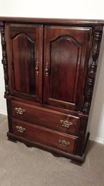 chest of drawers