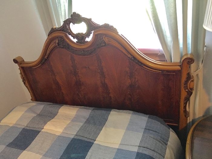 Early 1900’s ( set of 2 beds )