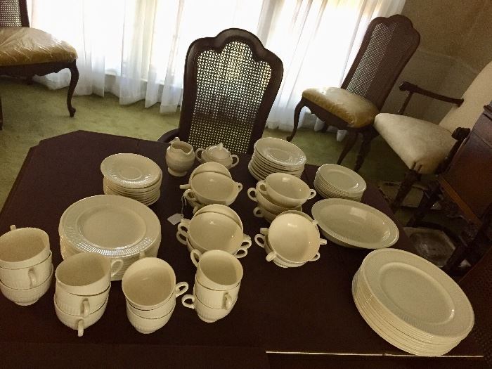 Wedgewood set - Complete service for 12