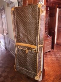 Beautiful Louis Vuitton garment bag, pristine inside.