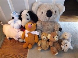 More sad animals... please, someone, make them happy!