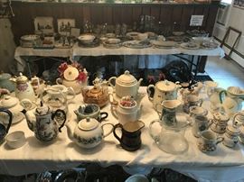 Teapots, Creamers
