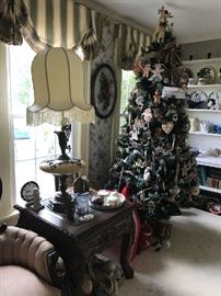 Ewer urn Style Lamp, Cherry Table, Finely decorated Christmas Tree