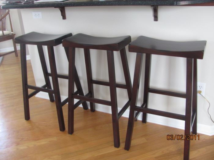 Set of 3 saddle set bar stools