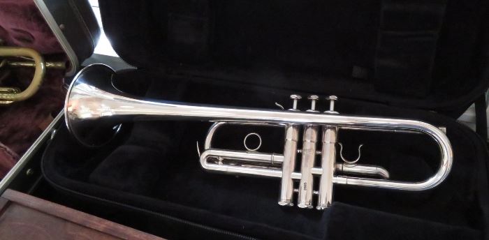 Stunning early 1960's Schilke Trumpet and Case with Accessories  