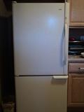 Kenmore refrigerator with automatic ice maker (white)