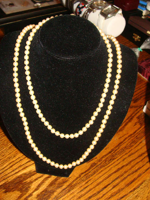 Vintage Jewelry Pearl Necklace