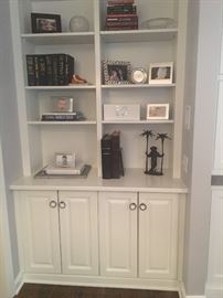 Bookcase Built In $300