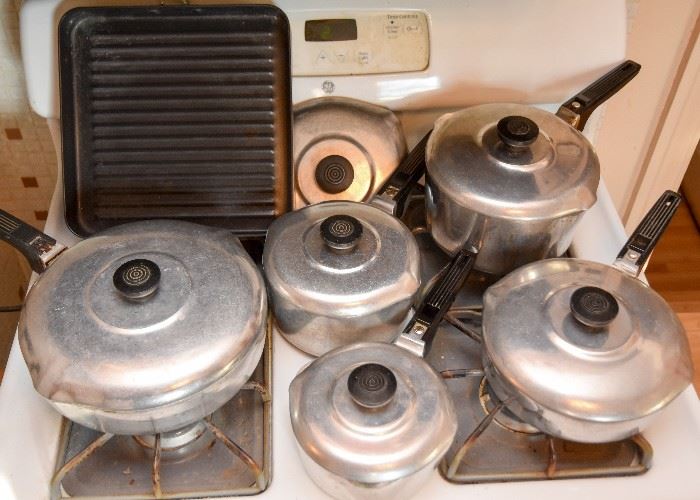 Vintage Wagner Ware Cookware / Pots & Pans