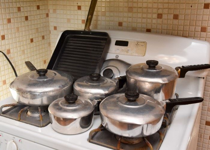 Vintage Wagner Ware Cookware / Pots & Pans