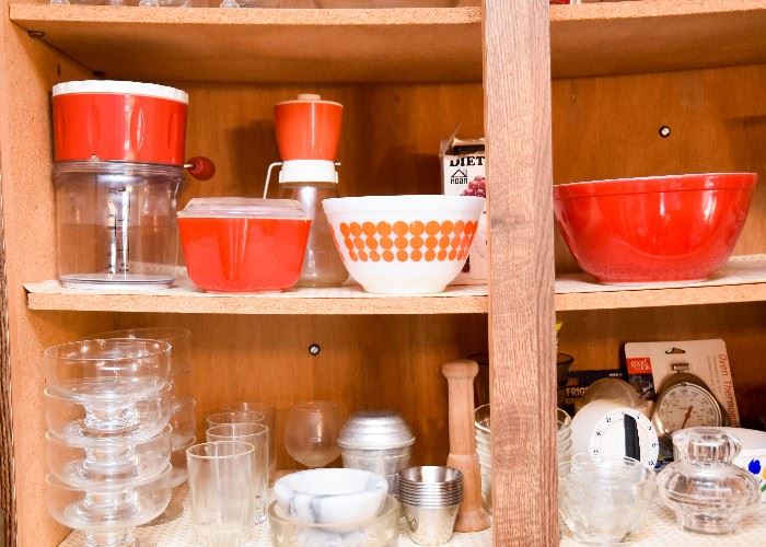 Vintage Pyrex, Glassware, Kitchen Gadgets, Etc.