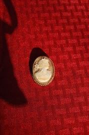 18k / Shell Cameo