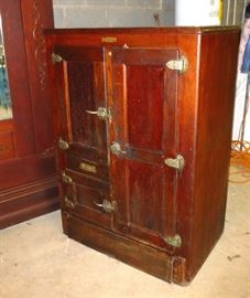 Leonard Oak Ice Box
