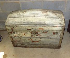 Dome top trunk