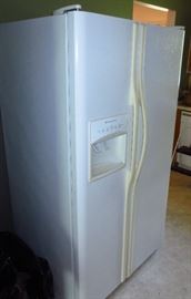 Frigidaire Side by Side Refrigerator