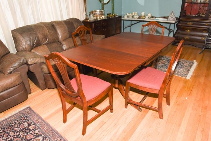 1905 Duncan Phyfe Drop Leaf Table With Four Chairs