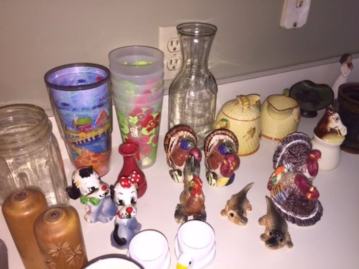 More salt/pepper shakers