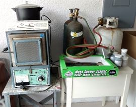 Blue M Kiln (Muffle Furnace) w/Oxygen & Propane Tanks & Stands