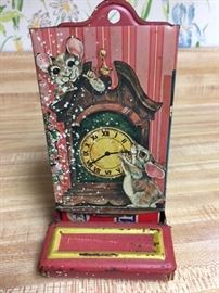 Mice tin match holder