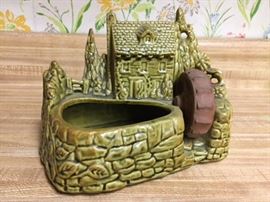 Shawnee Planter marked Shawnee USA 169