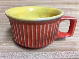 "Coffee Cup" style McCoy planter with 1940-1945 mark