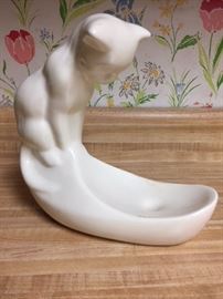 Gazing cat unmarked vase