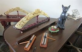 Accessories including retire Lladro Gras finish Egyptian cat figurine