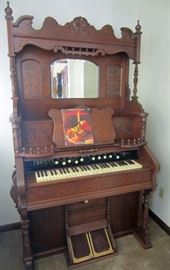 Refinished and reconditioned pump organ