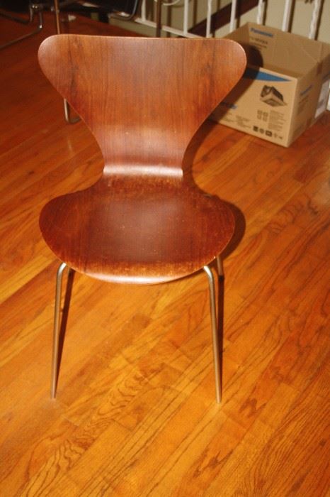 DANISH MOLDED CHAIR