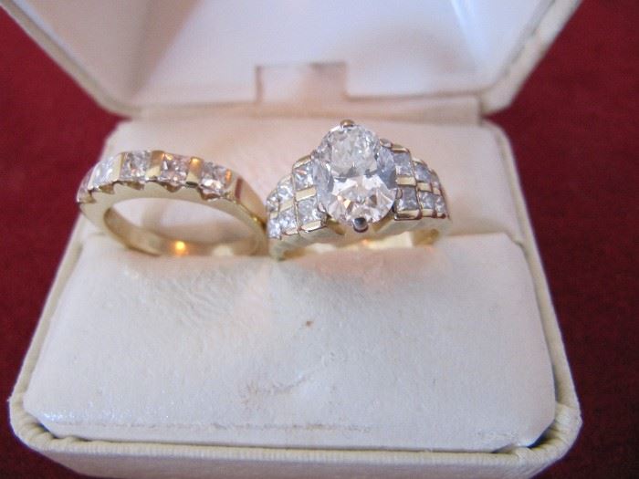 14k wedding set size 6 1/2 - appraised   Center diamond is 1 1/2 carat, si2, h   Side stones - 1.54 carat, si2, I/h 
