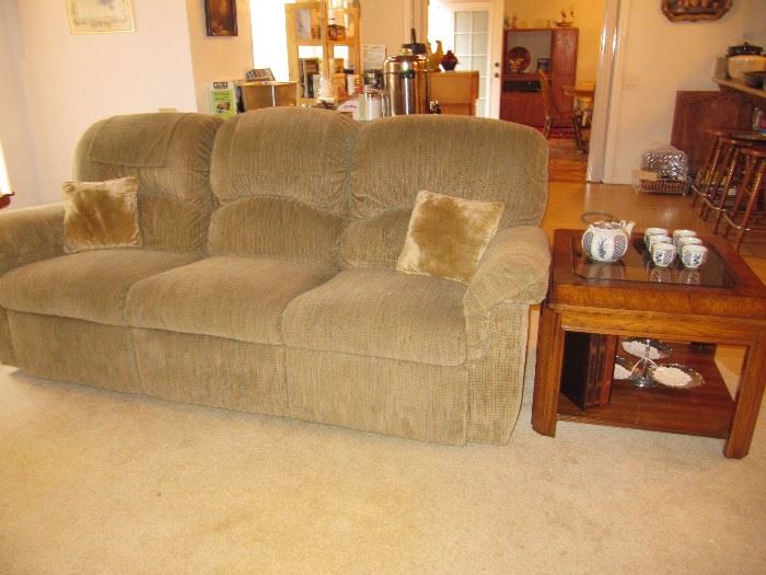 La - z - boy recliner sofa