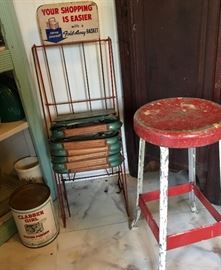 Shopping basket holder with baskets, red metal stool
