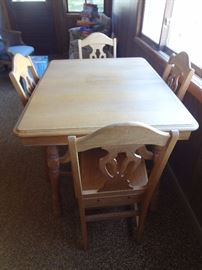 1930's Oak Table & 4 Chairs 