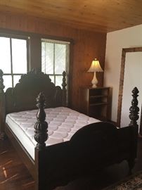 4 poster antique bed