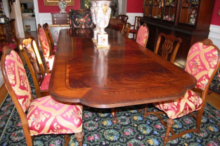 12 Mahagony Pedistal Dining Table