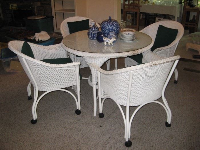White Wicker Table with 4 Chairs...